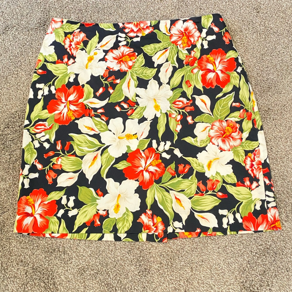 Like New!  Floral Jones New York Signature Pencil Skirt